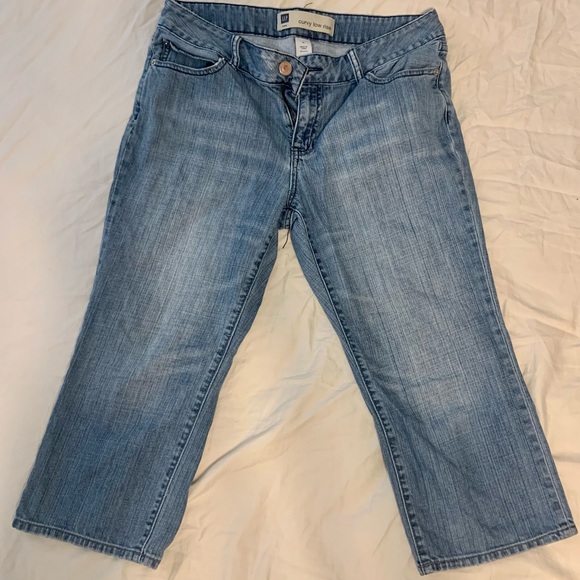 GAP curvy low rise size 12 capris - Picture 1 of 3